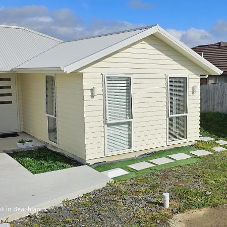 Be My Guest In Beachlands Auckland Exterior photo