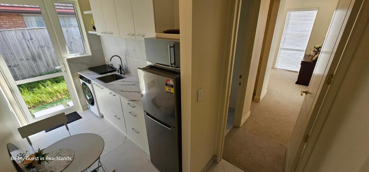 Be My Guest In Beachlands Auckland Exterior photo